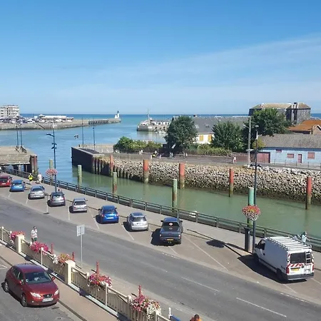 Aparthotel La Maison De L'ecluse, Vue Port Et Mer A 2 H De Paris 3*